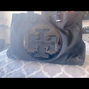 Black tote Tory Burch Ella patent nylon bag